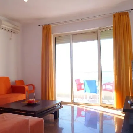 Beautiful Holiday Apartment Sarande